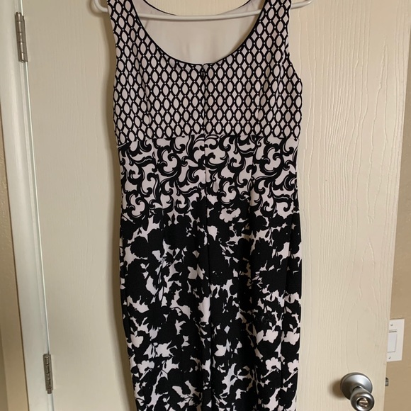 White House black market dress - Picture 4 of 8